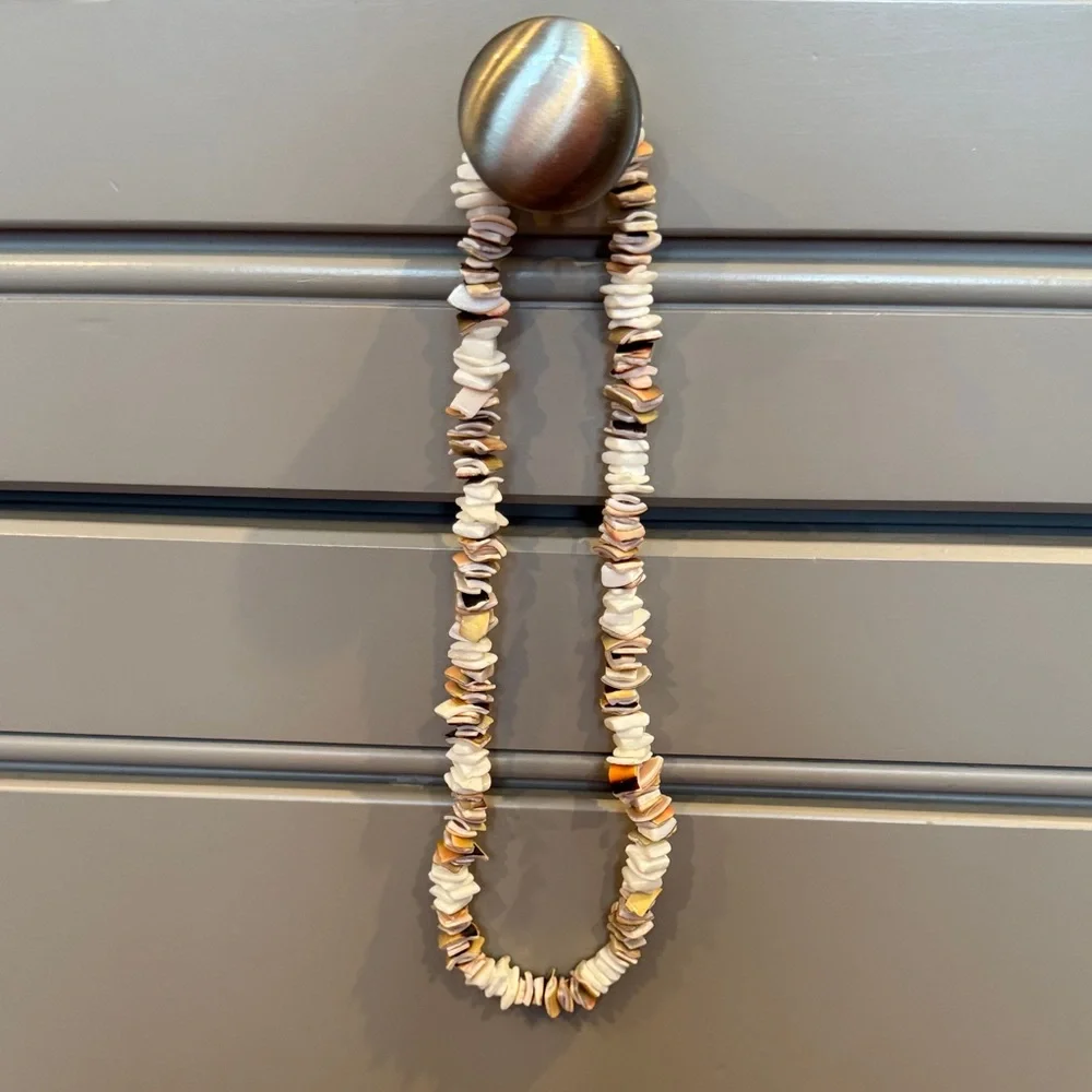 Shell Beaded Necklace Set - Picture 5 of 6